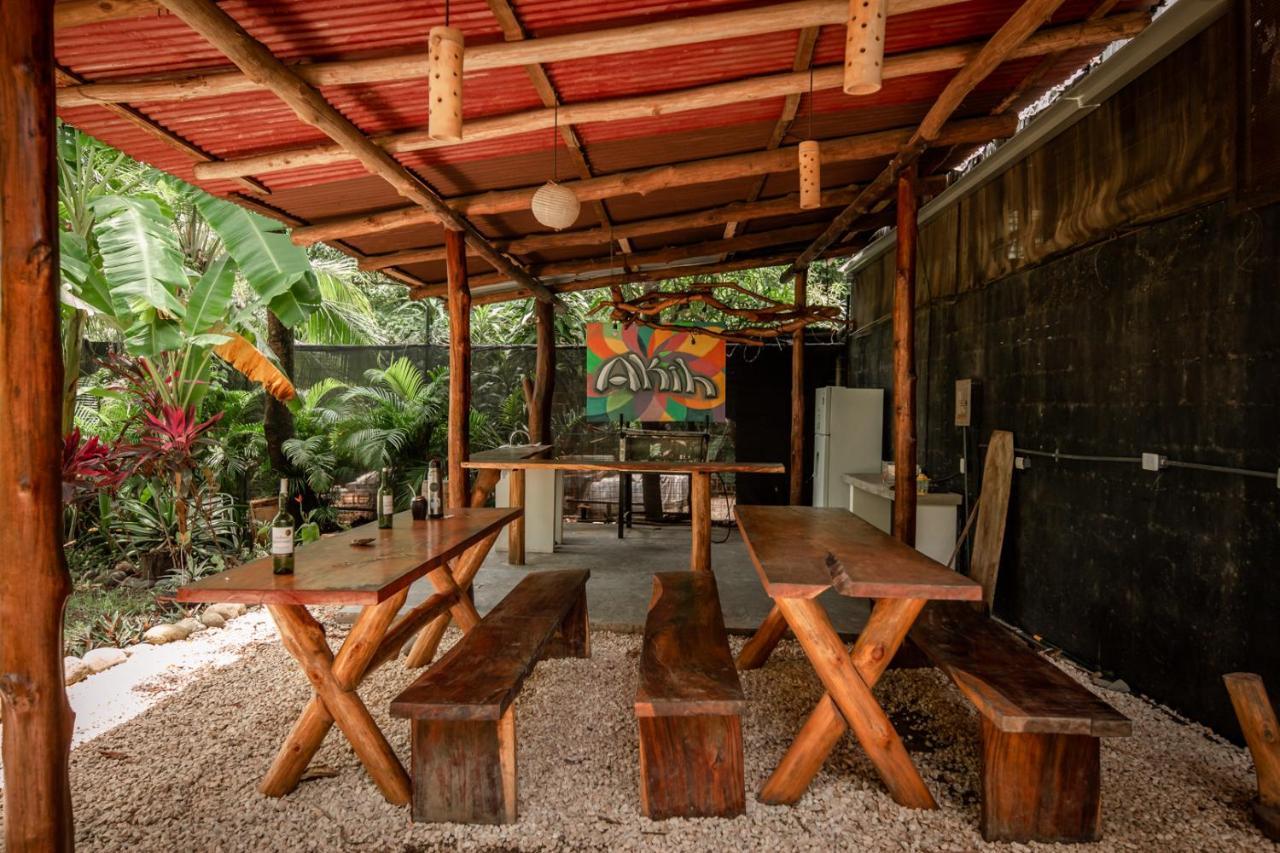 Akih Pods Hostel Playa Santa Teresa  Exterior photo