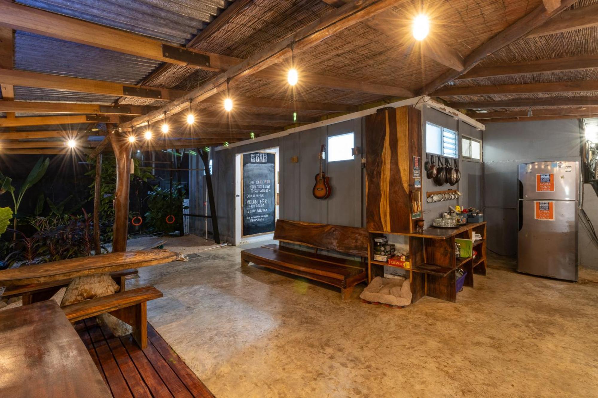 Akih Pods Hostel Playa Santa Teresa  Exterior photo