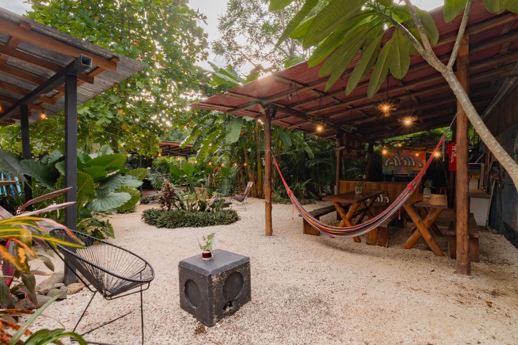 Akih Pods Hostel Playa Santa Teresa  Exterior photo