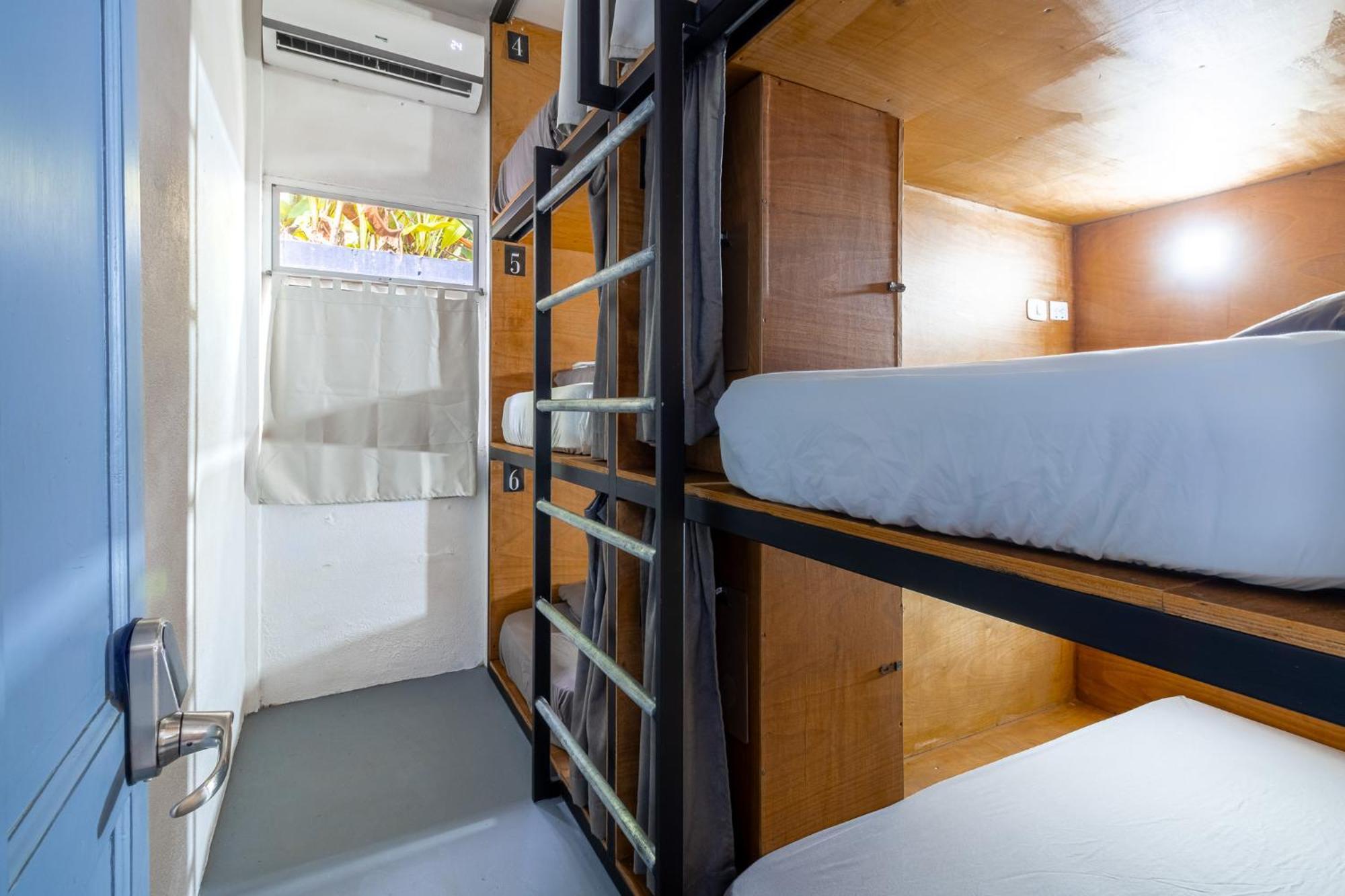 Akih Pods Hostel Playa Santa Teresa  Exterior photo