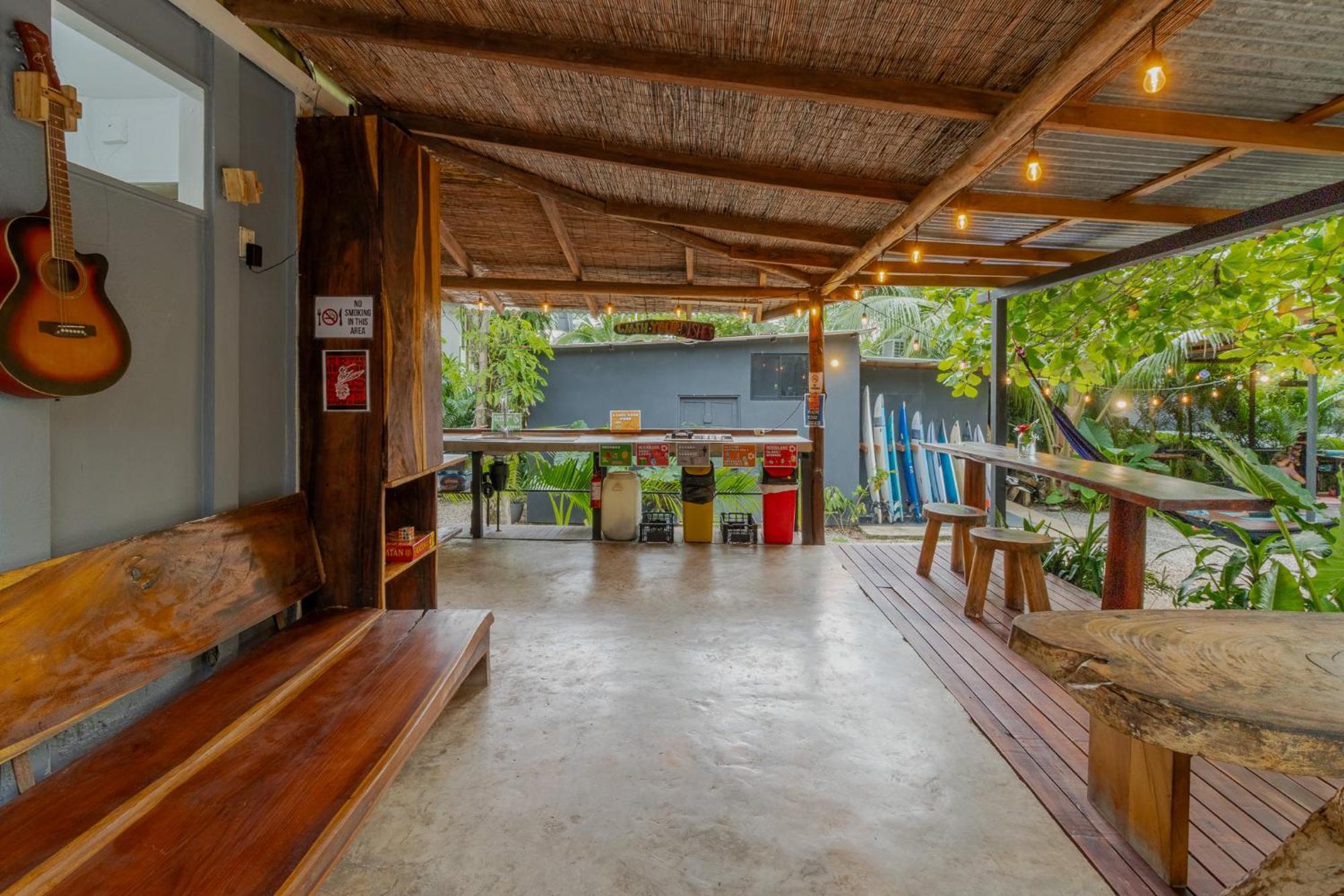 Akih Pods Hostel Playa Santa Teresa  Exterior photo