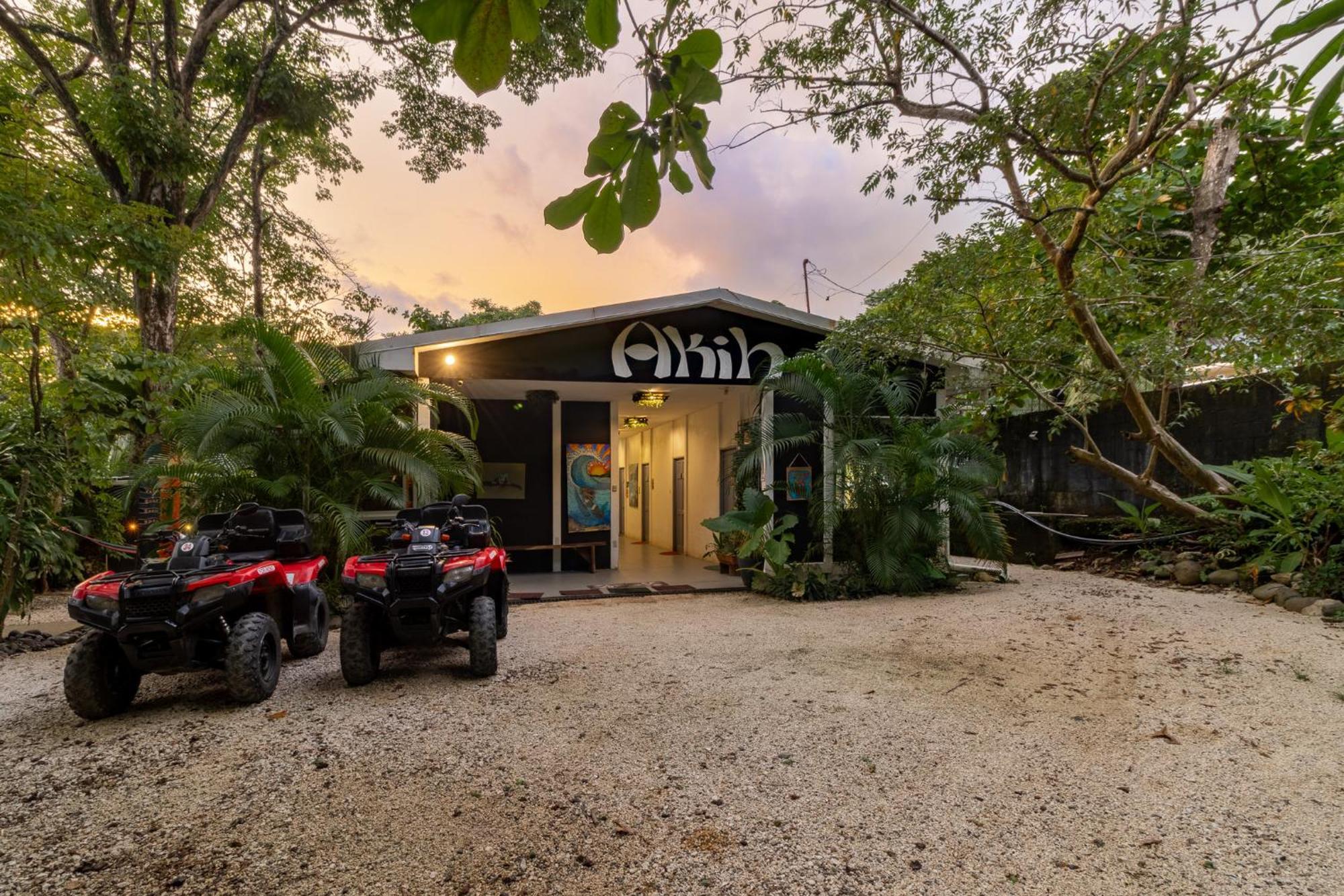 Akih Pods Hostel Playa Santa Teresa  Exterior photo